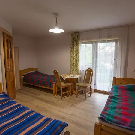Pod Jasieniami -basen Plac Zabaw Białka Tatrzańska