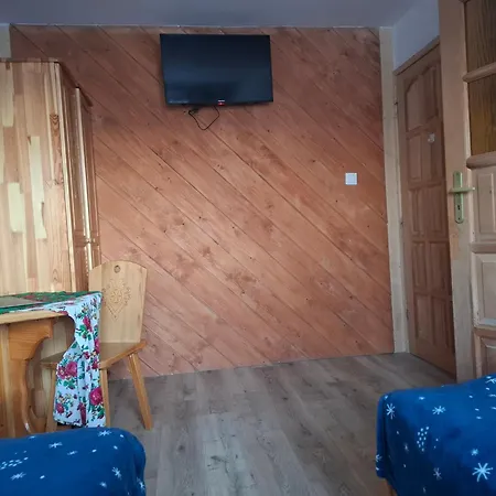 Pod Jasieniami -basen Plac Zabaw Białka Tatrzańska