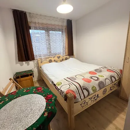 Pensjonat Pod Jasieniami -basen Plac Zabaw